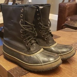Men's SOREL boots! Size 9